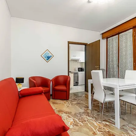Διαμέρισμα In Mestre With Parking! *